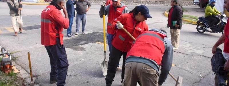 MUNICIPIO AVANZA CON OPERATIVO DE BACHEO EN LA CIUDAD