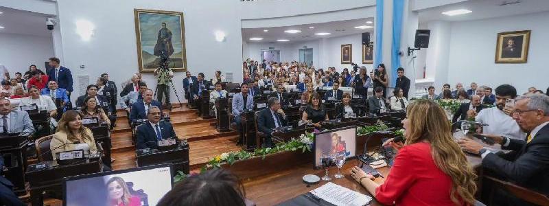 JURARON LOS NUEVOS DIPUTADOS PROVINCIALES